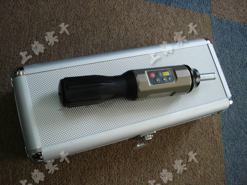 ���@Ť������